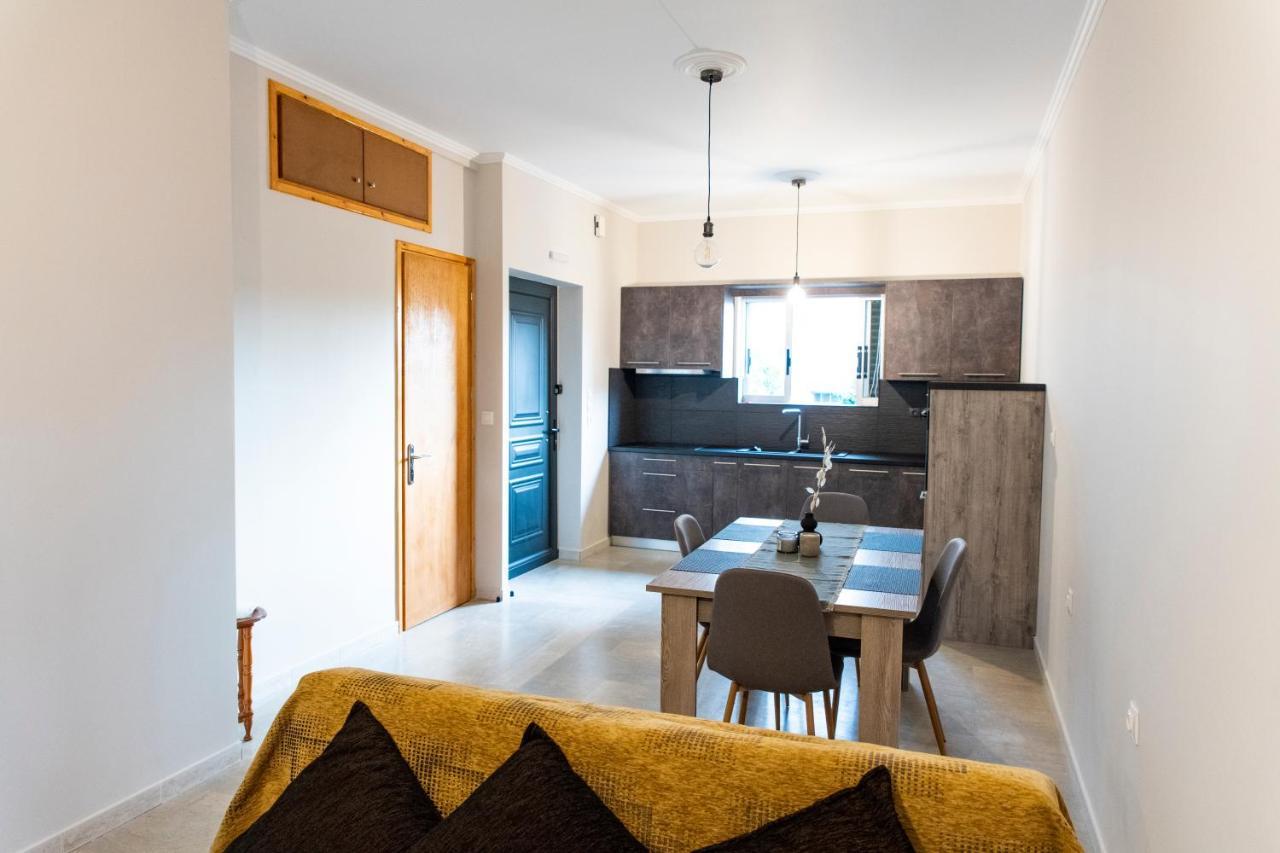 Walnut Home Apartment Near Ancient Olympia Krestena ภายนอก รูปภาพ