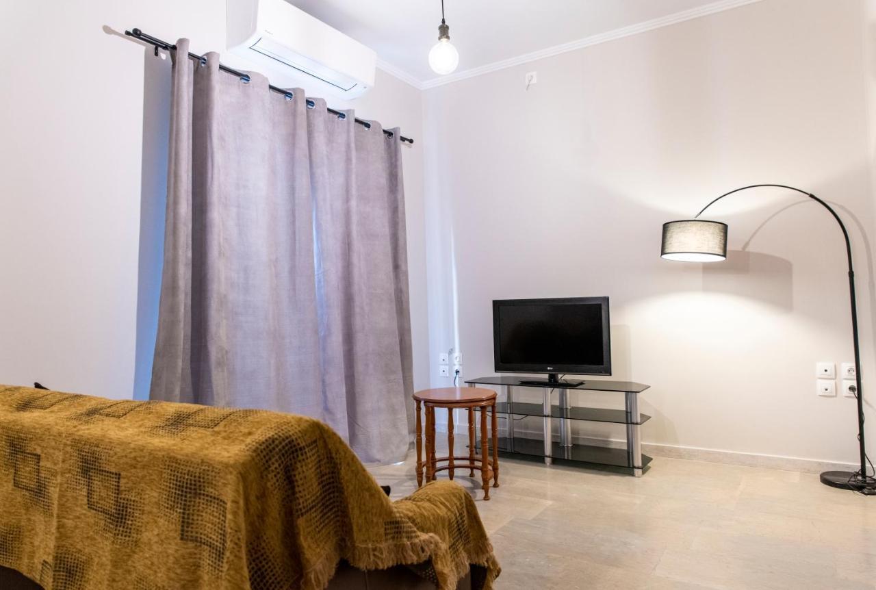 Walnut Home Apartment Near Ancient Olympia Krestena ภายนอก รูปภาพ